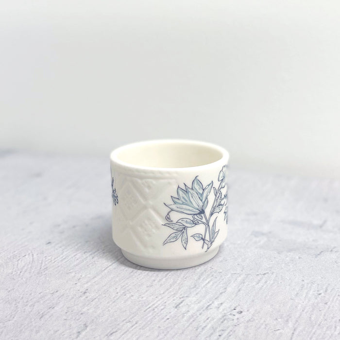 Porcelain pot by Alex Allday