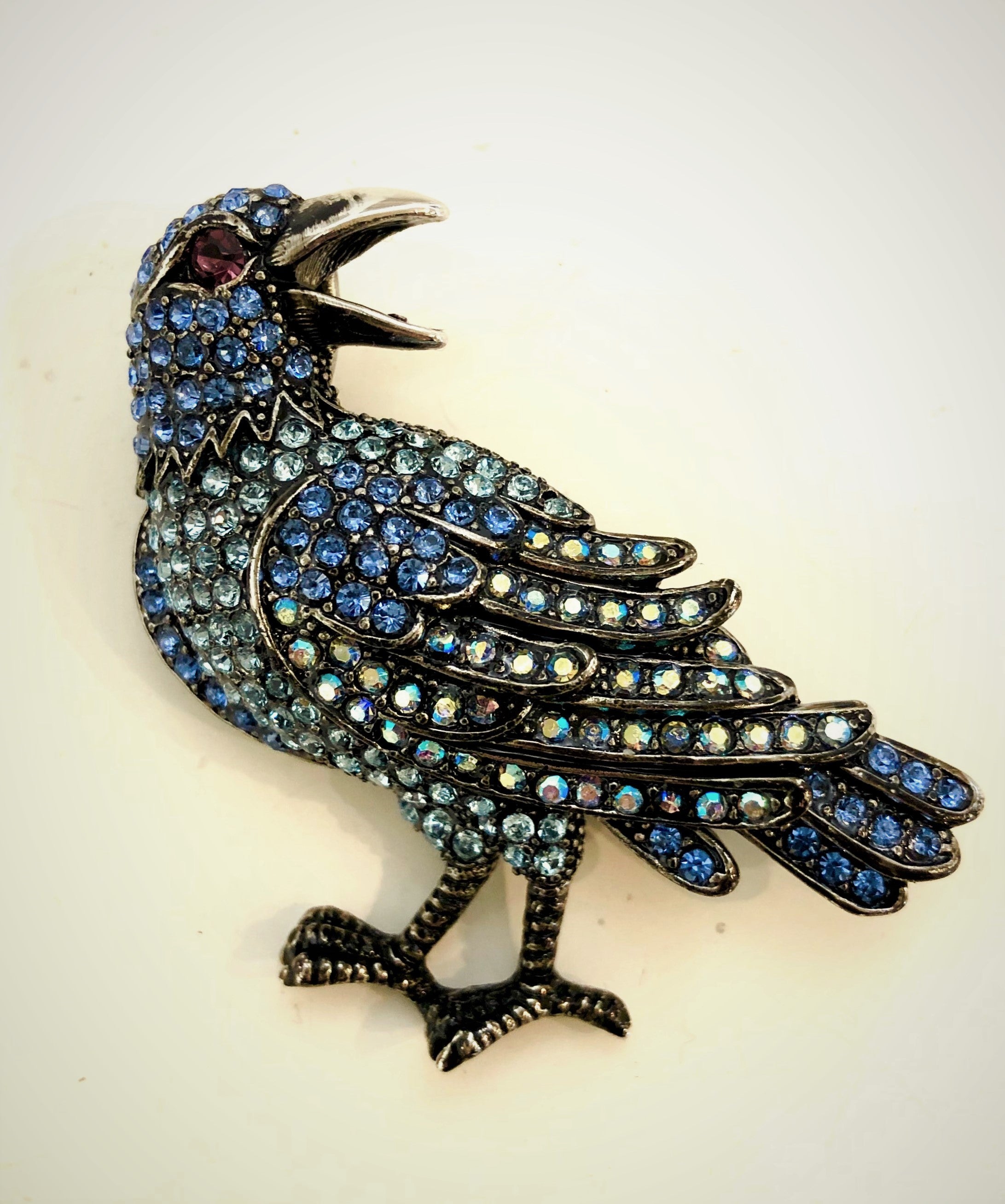 Bird brooch 2024