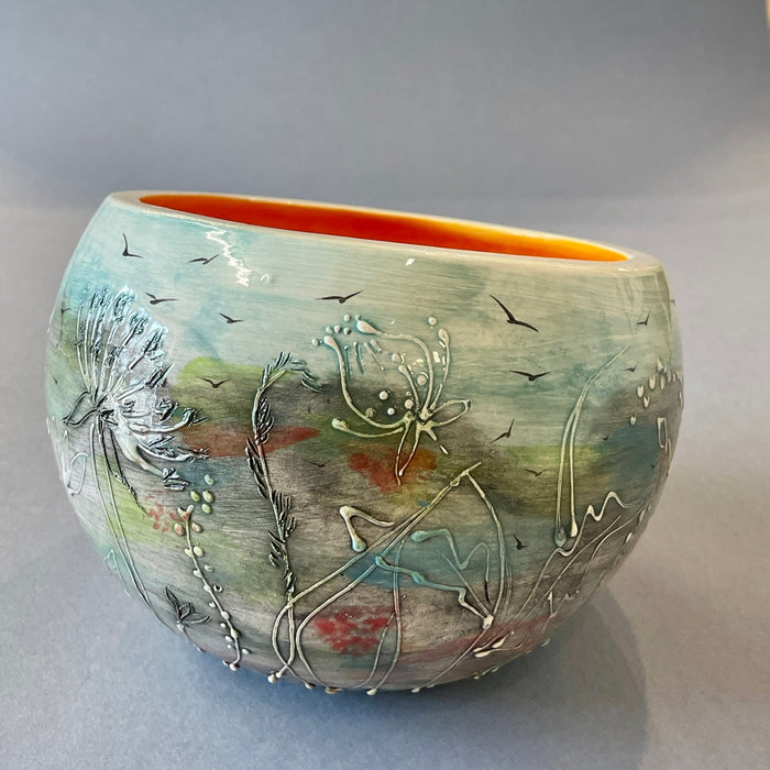 Large slip trail nest bowl by Sarah Moss