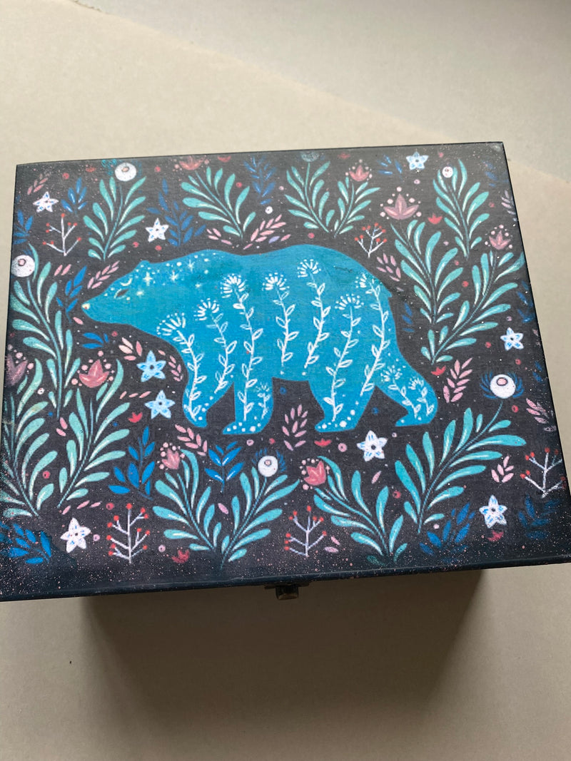 4 Compartment Tea / Jewellery / Trinket Box by Monika Maksym featuring Artwork by Kae Winter (MM70)